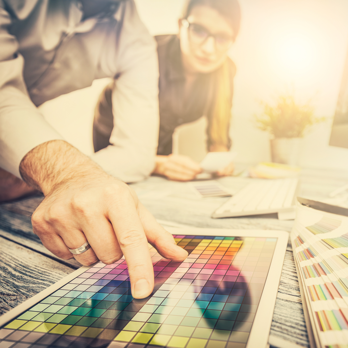 Building Trust with Graphic Designers: Strategies for Early-Stage Entrepreneurs